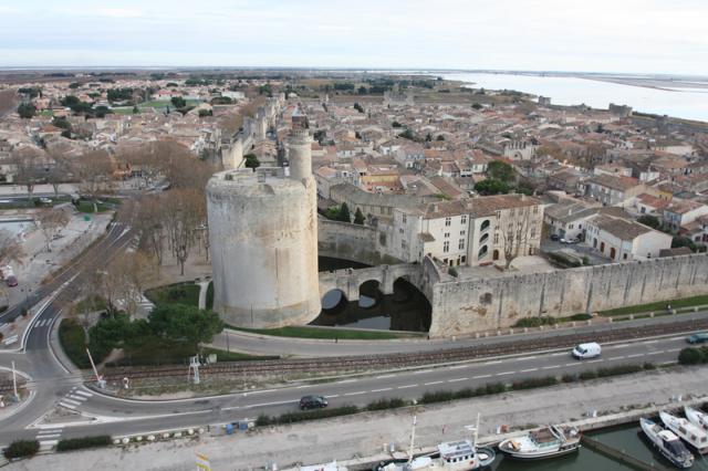 Aigues Mortes, tour de Constance, Photo prise par ballon captif par Paul-Louis FERRANDEZ de la société MEROPS-Photo http://merops-photo.com