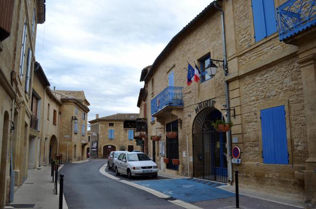 La Mairie à Vers-Pont-du-Gard, département du Gard, région Languesoc-Roussillon.
