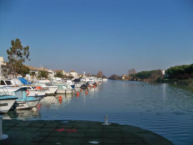 Le canal du Rhône à Sète à Saint Gilles (30)