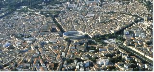 Nîmes (30000)