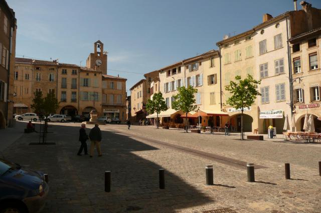 Place à Bagnols-sur-Cèze.