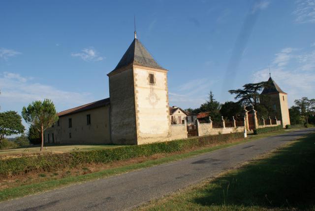 Kasteelboerderij bij Lunax (Haute-Garonne, Frankrijk).