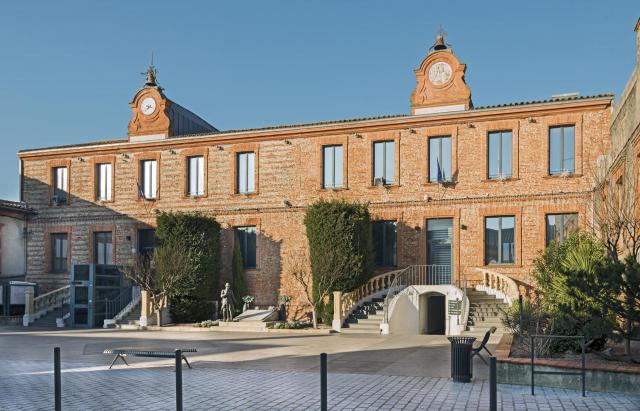 Français : La façade de la mairie de Léguevin, Haute-Garonne France