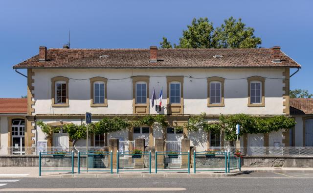 Français : La mairie de Figarol, Haute-Garonne, France.