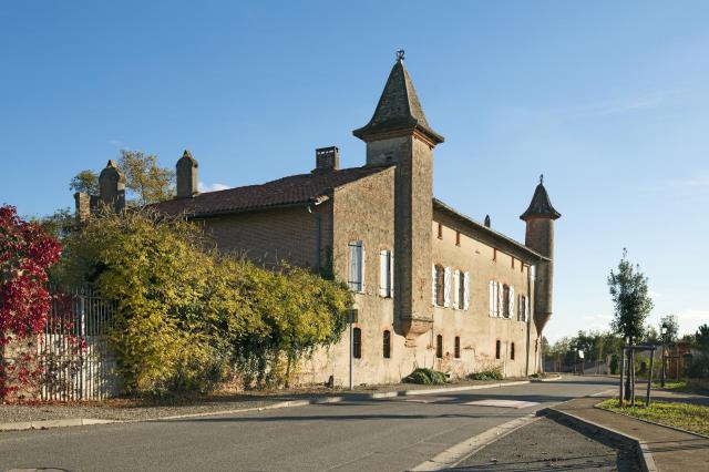 Français : Daux - Le Château de Peyrolade, Haute-Garonne France