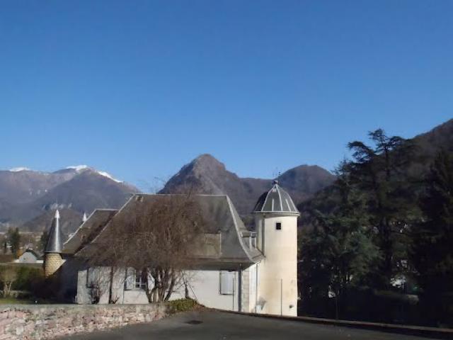 Que de sommets...!, Château de Cierp (31), et Montagne de Rié (1129 m)