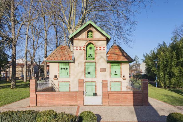 Français : Castelginest. Le pigeonnier du XIXe, dans le Parc Mauvezin.