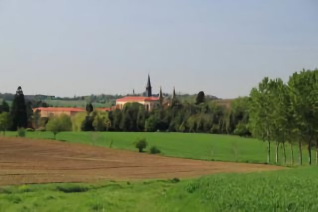 Abadiá Santa Maria del Desèrt e campanal de Caubiac