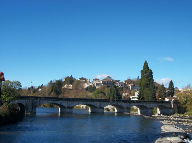 Pont de Gourdan-Polignan Cet édifice est inscrit au titre des Monuments historiques. Il est répertorié dans la base Mérimée, base de…
