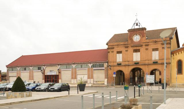 Français : Bessières (Haute-Garonne). La halle.