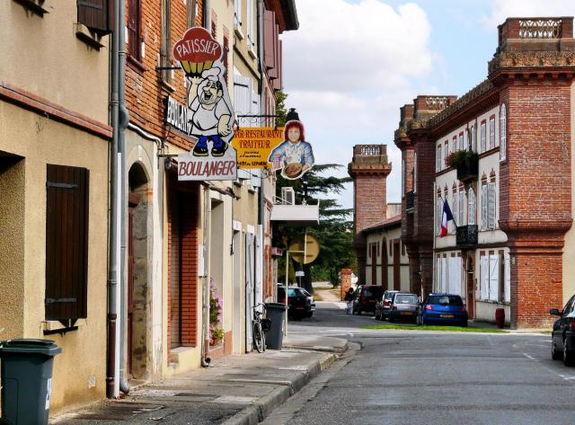 Mairie de Lavernose-Lacasse (Haute-Garonne, France).