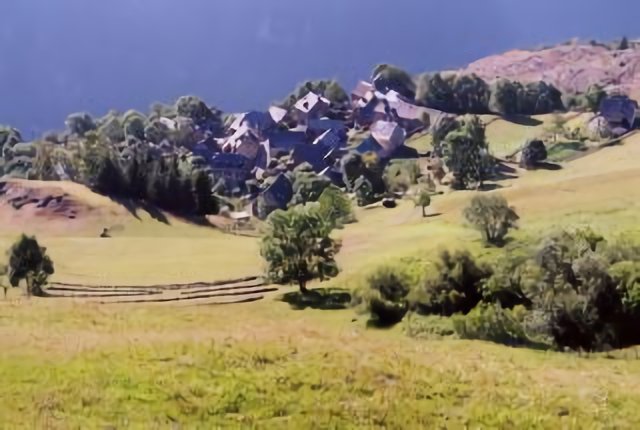 Le village d'Artigue au-dessus de Bagnères de Luchon