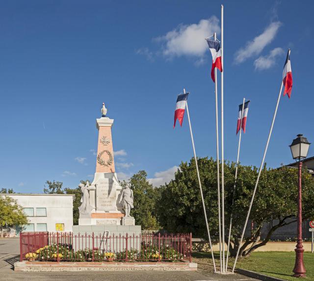 Français : Le Monument aux morts de Merville, Haute-Garonne France