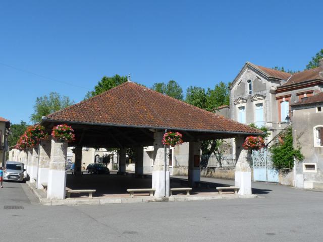 Halle. Auriac-sur-Vendinelle, Haute-Garonne, France