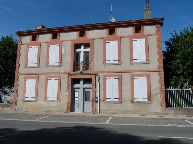 Bibliothèque, Calmont, Haute-Garonne, France