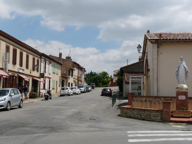 Rue principale, Toutens, Haute-Garonne, France