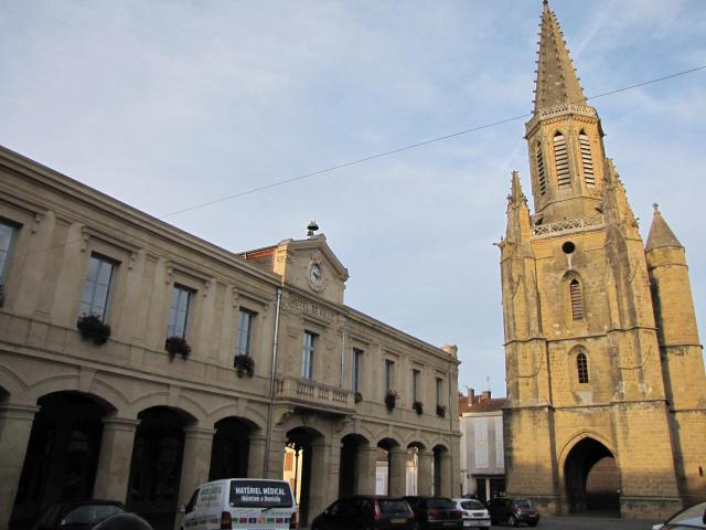 Mairie et église de Boulogne-sur-Gesse