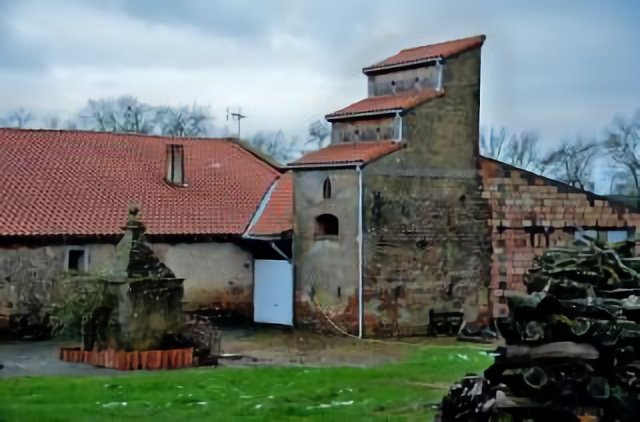 Puit et pigeonnier