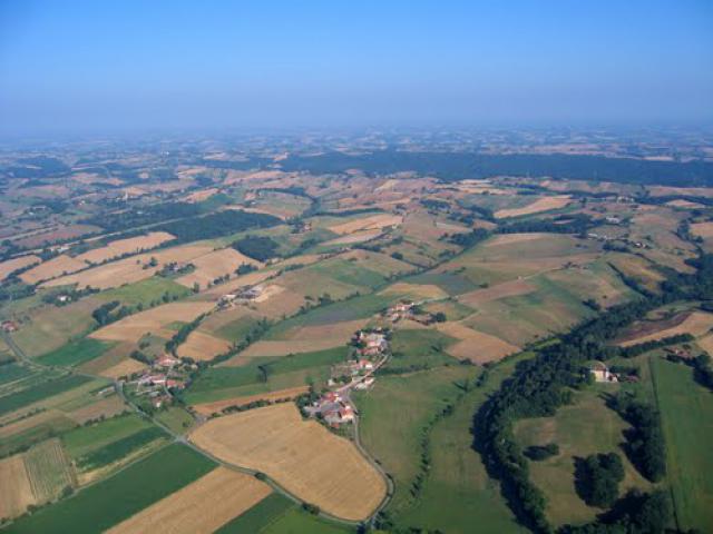 Eoux vue aérienne 2004