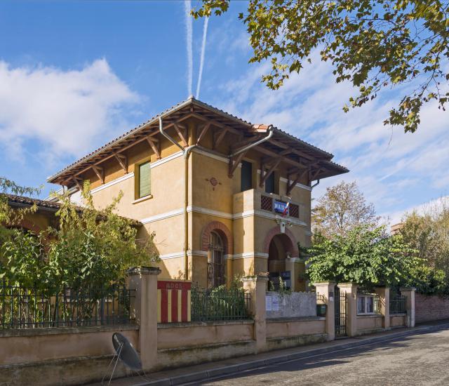 Français : La Mairie de Layrac-sur-Tarn, Haute-Garonne, France.
