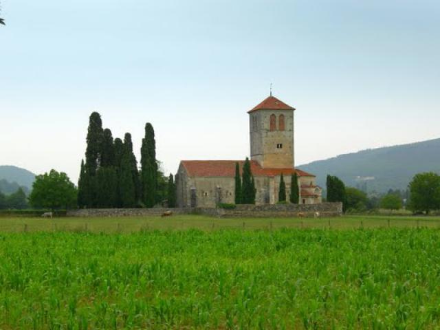 La basilique romane St Just de Valcabrère.
