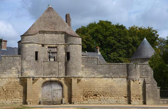 Enceinte fortifiée du château de Noüe à Villers-Cotterets, Aisne, Picardie, France