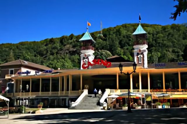 F / Bagnéres de Luchon (Midi-Pyrénées)