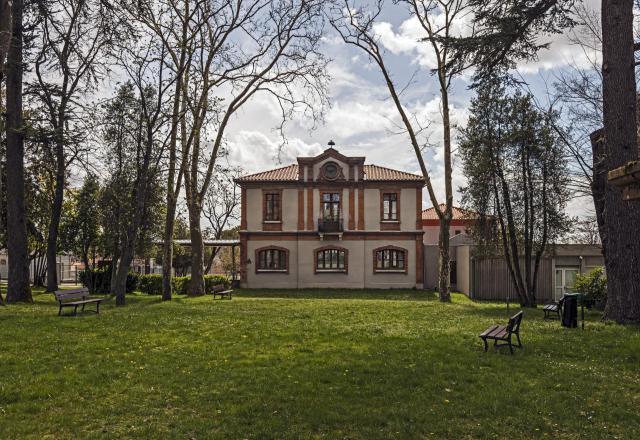 Français : Garidech, Haute-Garonne, France - L'école élémentaire.