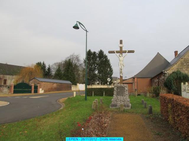 Calvaire de Mondrepuis (Mondrepuis - France)