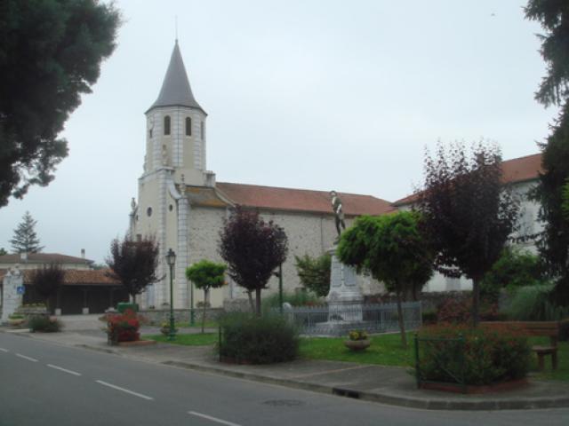 L'église de Pointis de r.