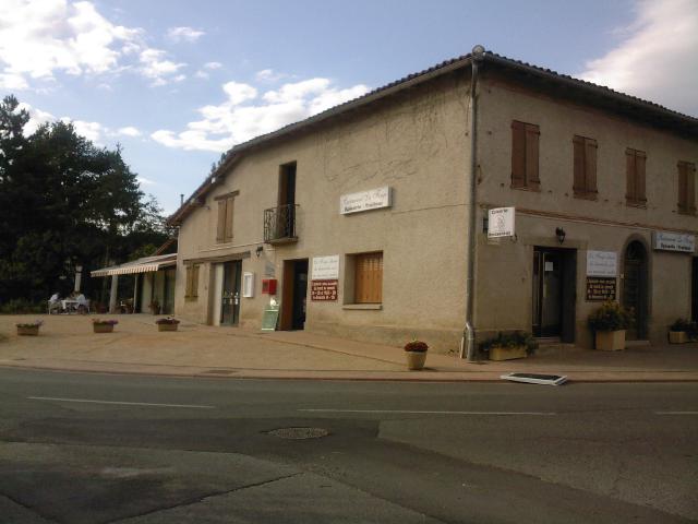 Le Restaurant "La Forge", prit de la rue d'en face. Le bâtiment à changé de propriétaire en 2008