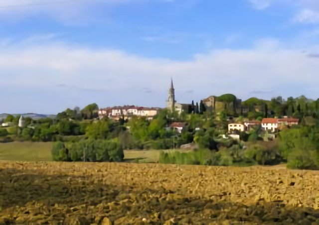 31 LOUBENS-LAURAGAIS - le village.