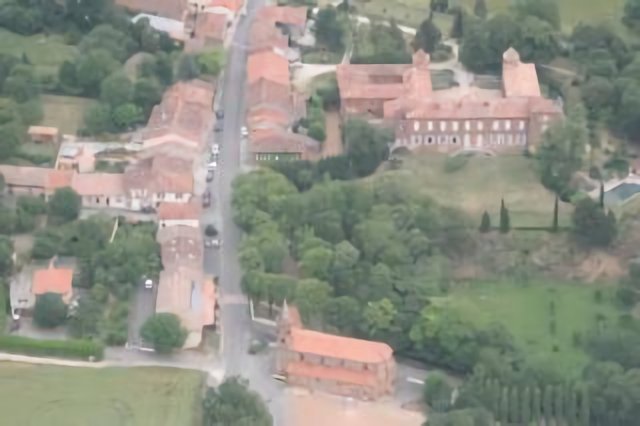 The village of Mauremont with its chateau