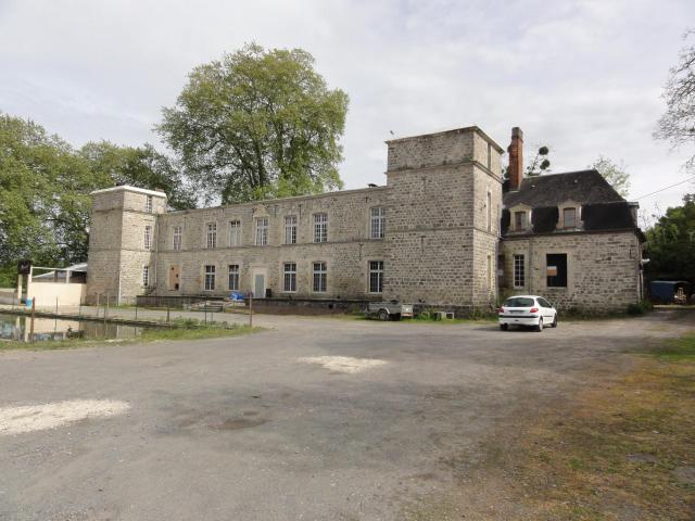 Coucy-lès-Eppes (Aisne) château, (en 2015 disco)