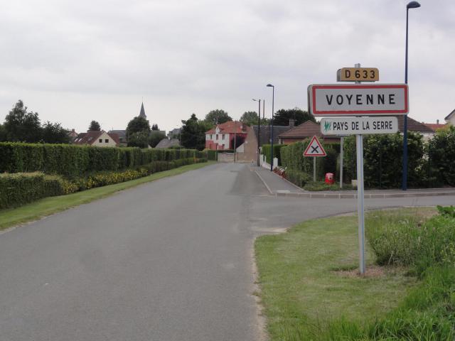Voyenne (Aisne) city limit sign