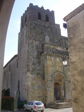 Façade de l'église de Tasque (Gers, France)