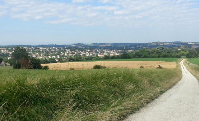 Vue de Condom depuis le Gr 655.