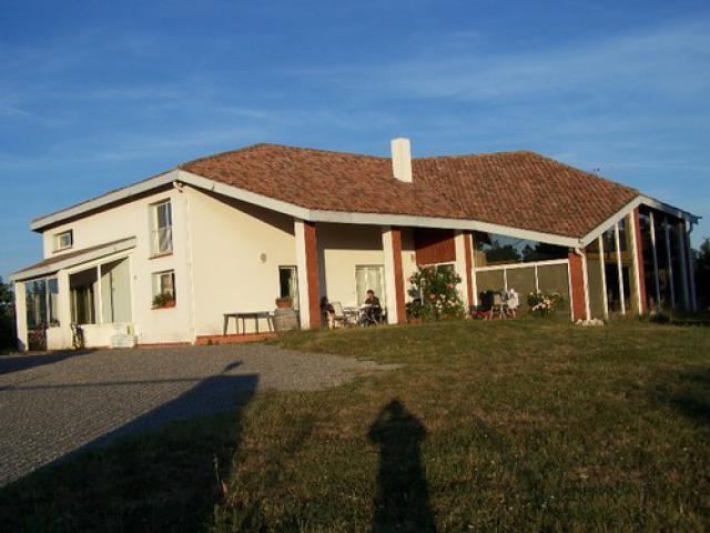 La Maison sur la colline au cours de l'été