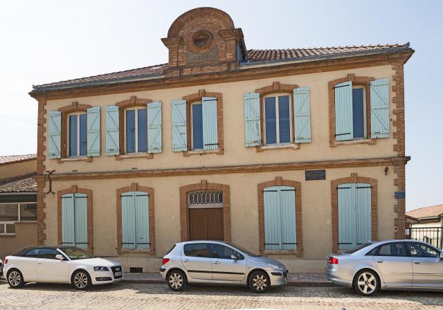 Français : Pujaudran. Le façade de la mairie.