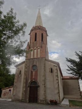Clocher de l'église de Saint-Caprais dans le Gers.