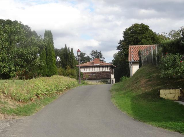 Rue principale de Montiron.