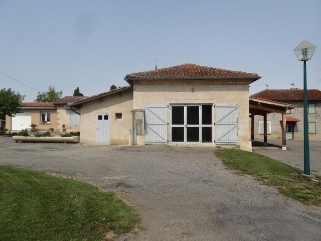 Salle des fêtes de Sère.