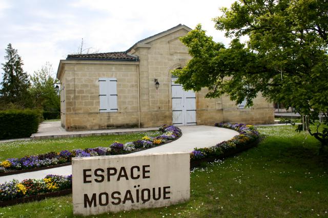 L'Espace Mosaïque, ancienne mairie de Canéjan (Gironde, France).