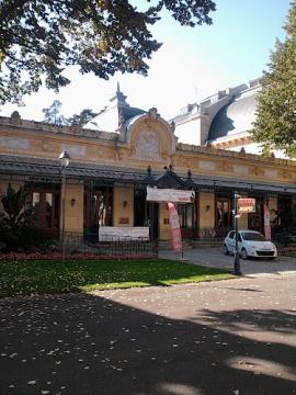 Entrée du Casino à Neris les Bains