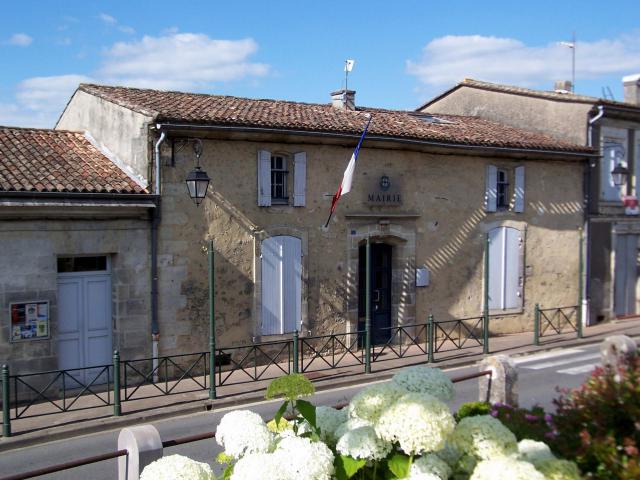 Mairie de La Sauve (Gironde, France)