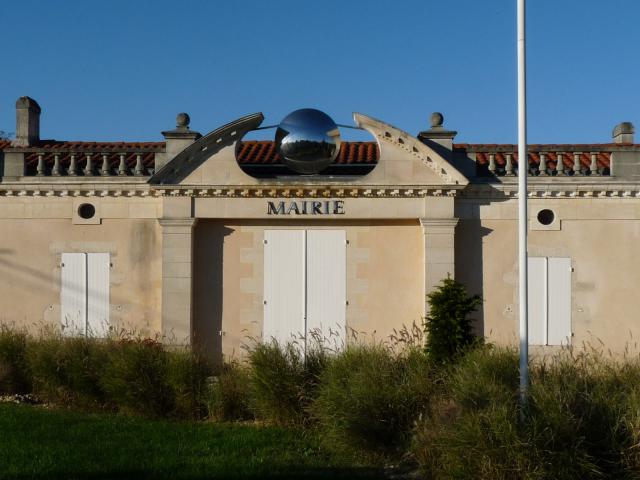 Mairie d'Eyrans, Gironde, France