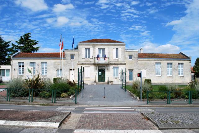 Mairie de Pompignac (Gironde, France).