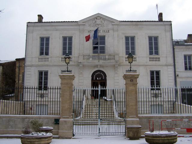 Mairie de Saint-Macaire (Gironde, France)