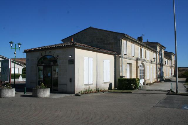 The mairie of Cubzac.