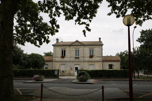 Presbytère de Parempuyre, côté église